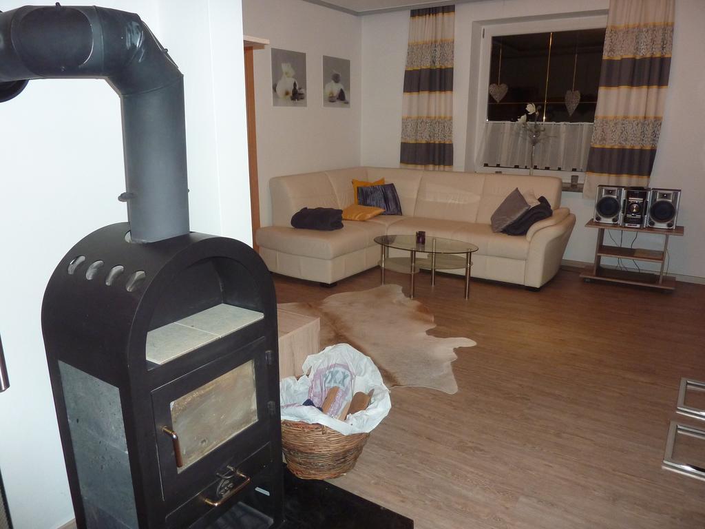 Ferienwohnung Mit Blick Auf Die Buchensteinwand 호흐필츤 외부 사진